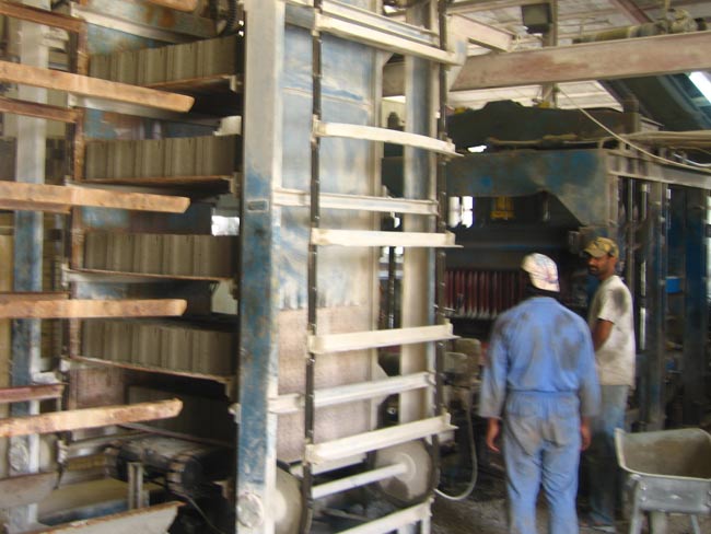 卡(ka)塔爾磚(zhuān)機自動(dòng)線客戶(hù)