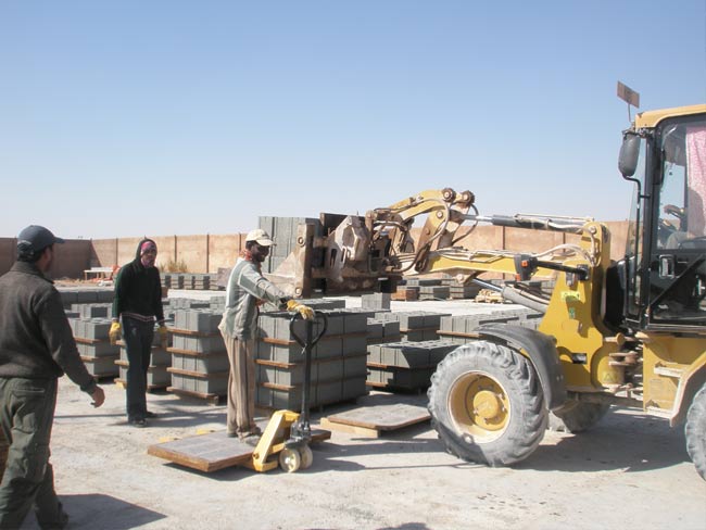 印尼(ní)砌塊成型(xing)機客戶