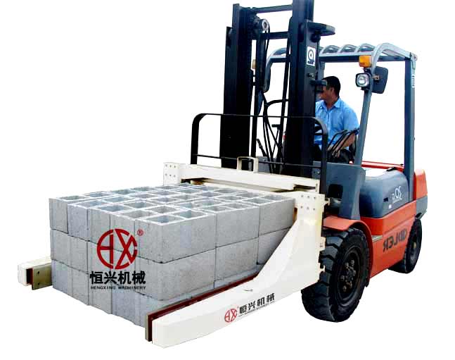 抱磚叉(cha)車 夾磚(zhuan)叉車